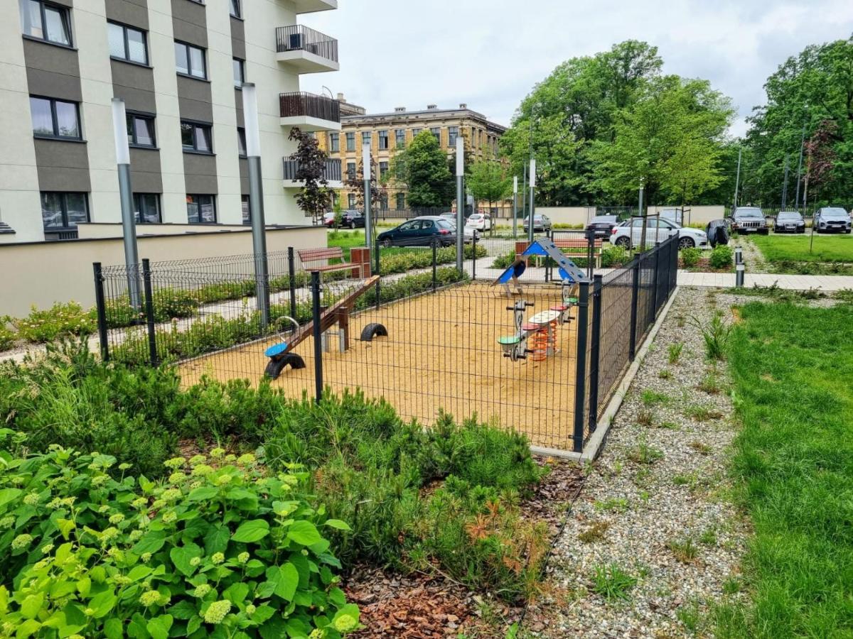 Apple Apartments - Gdanska Prywatne Miejsce Parkingowe Лодзь Экстерьер фото